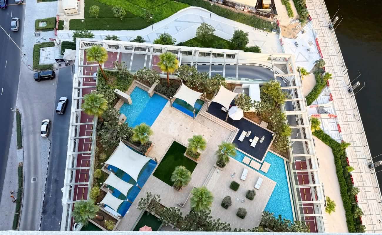 Chic Studio Apt | Canal and Pool View